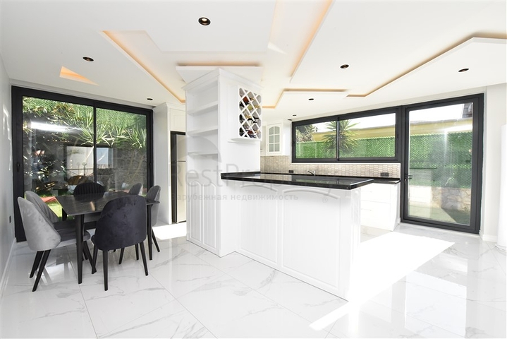 Шикарная двухэтажная вилла в районе Каргыджак под гражданство