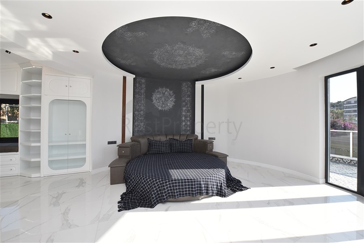 Шикарная двухэтажная вилла в районе Каргыджак под гражданство