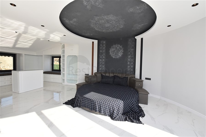 Шикарная двухэтажная вилла в районе Каргыджак под гражданство