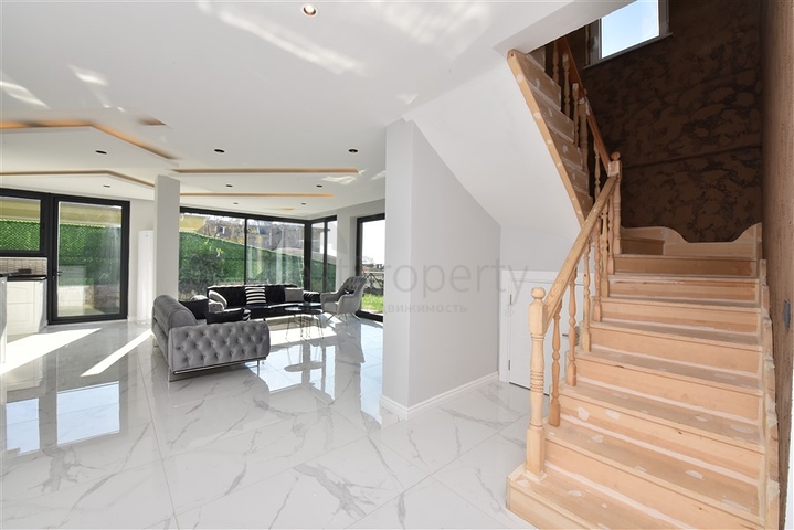 Шикарная двухэтажная вилла в районе Каргыджак под гражданство