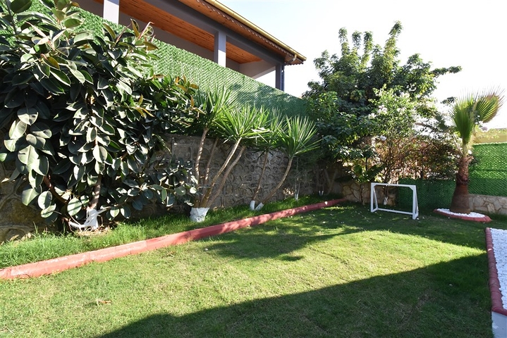 Шикарная двухэтажная вилла в районе Каргыджак под гражданство