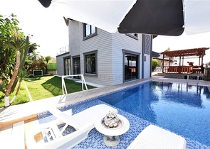 Шикарная двухэтажная вилла в районе Каргыджак под гражданство