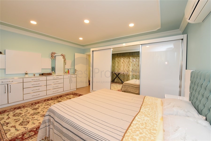 Вилла с мебелью в европейском районе Оба