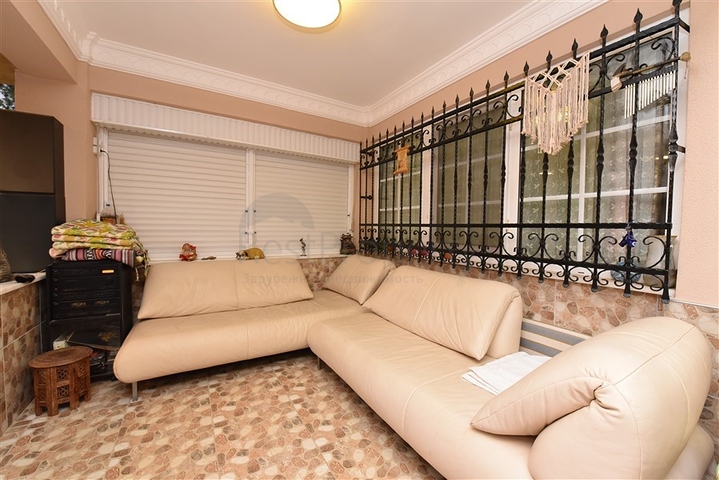 Вилла с мебелью в европейском районе Оба