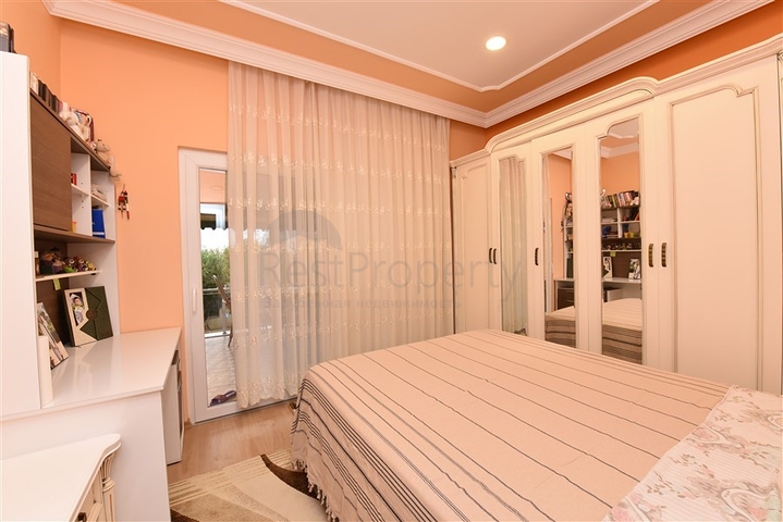 Вилла с мебелью в европейском районе Оба