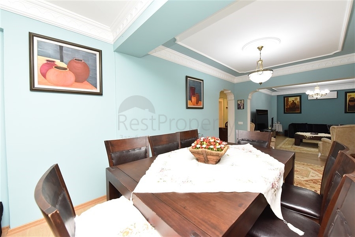 Вилла с мебелью в европейском районе Оба