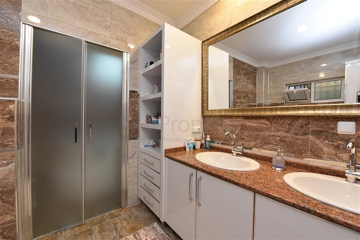 Вилла с мебелью в европейском районе Оба