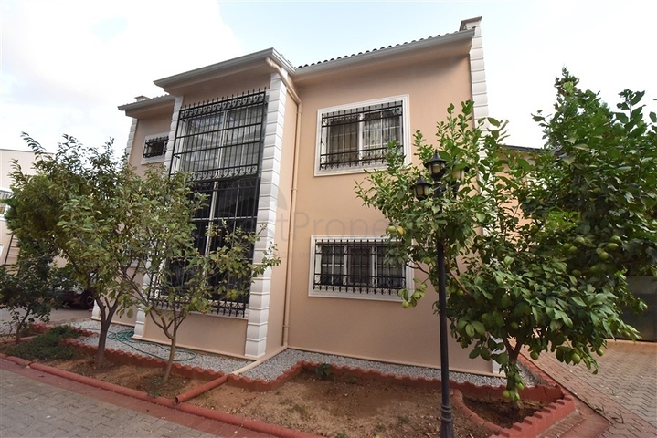 Вилла с мебелью в европейском районе Оба