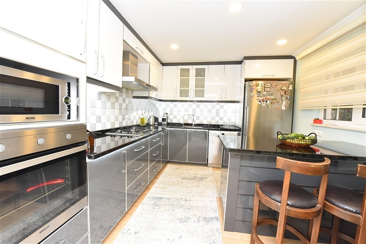 Вилла с мебелью в европейском районе Оба