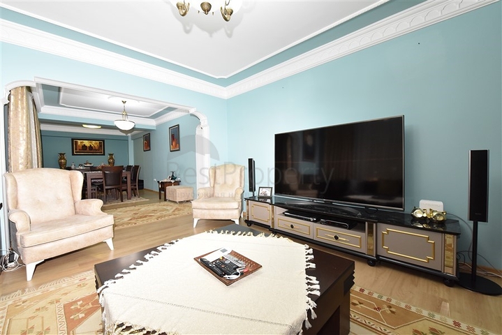 Вилла с мебелью в европейском районе Оба