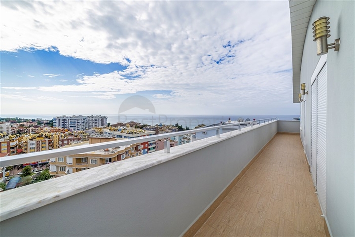 Просторный пентхаус 3+1 в качественном комплексе