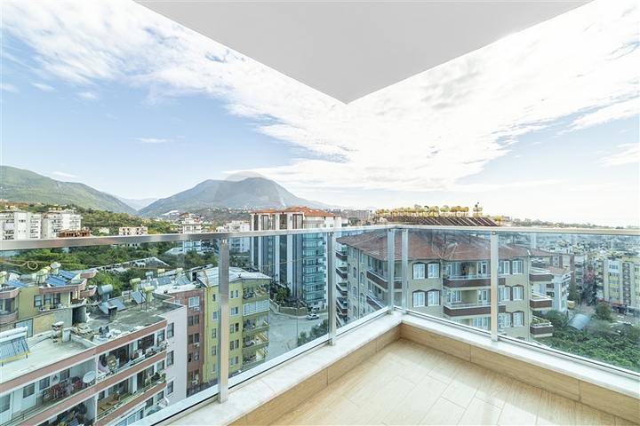 Просторный пентхаус 3+1 в качественном комплексе