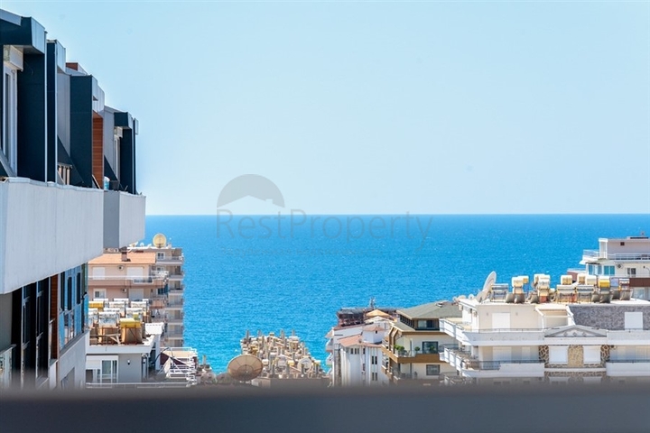 Четырехкомнатный пентхаус с панорамным видом на море в районе Махмутлар