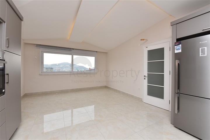 Четырехкомнатный пентхаус с панорамным видом на море в районе Махмутлар