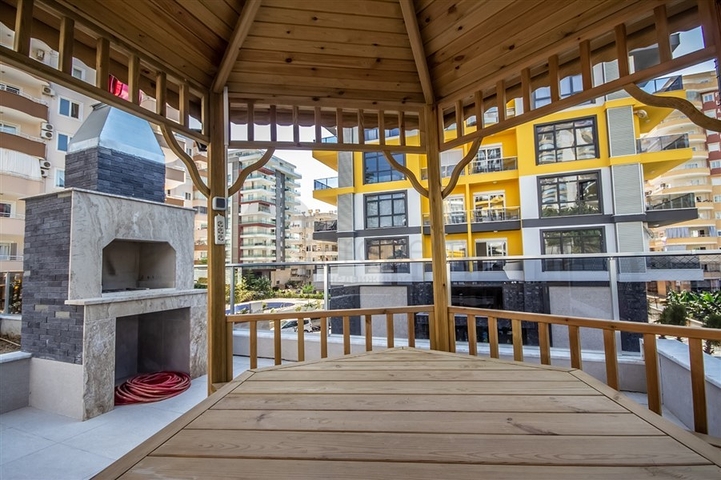 Четырехкомнатный пентхаус с панорамным видом на море в районе Махмутлар