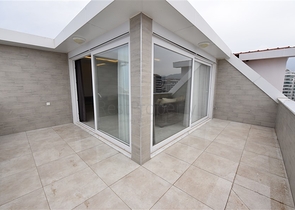 Четырехкомнатный пентхаус с панорамным видом на море в районе Махмутлар