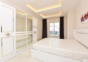 Четырехкомнатный пентхаус с панорамным видом на море в районе Махмутлар