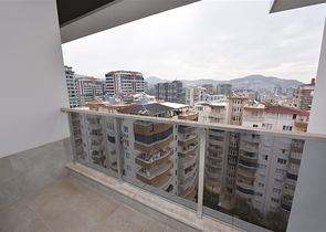 Четырехкомнатный пентхаус с панорамным видом на море в районе Махмутлар