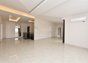 Четырехкомнатный пентхаус с панорамным видом на море в районе Махмутлар