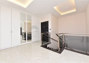 Четырехкомнатный пентхаус с панорамным видом на море в районе Махмутлар