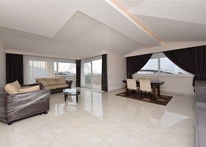 Четырехкомнатный пентхаус с панорамным видом на море в районе Махмутлар