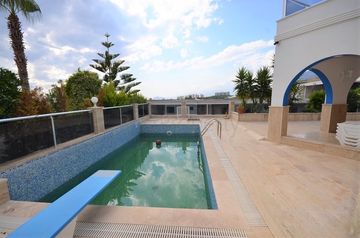 Продается вилла 3+1 в районе Каргыджак