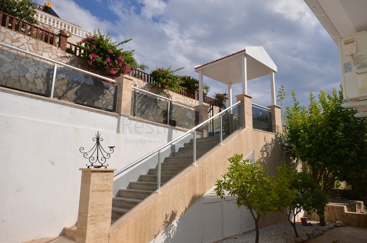 Продается вилла 3+1 в районе Каргыджак