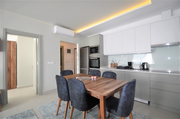 Меблированная квартира 1+1 на первой линии в Кестеле