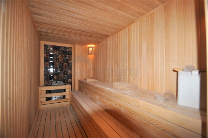 Меблированная квартира 1+1 на первой линии в Кестеле