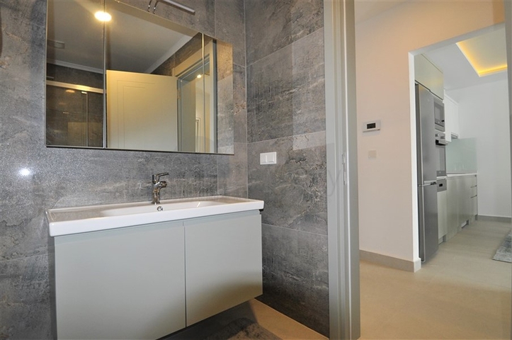 Меблированная квартира 1+1 на первой линии в Кестеле