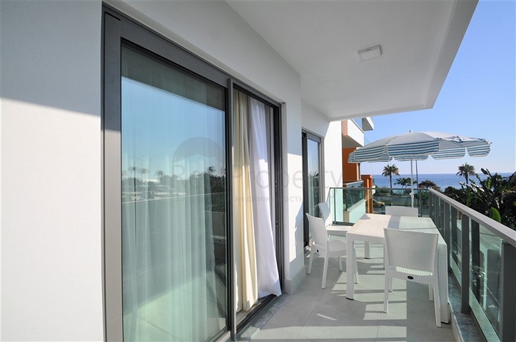 Меблированная квартира 1+1 на первой линии в Кестеле