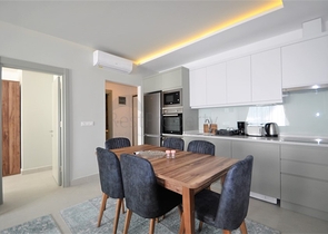 Меблированная квартира 1+1 на первой линии в Кестеле