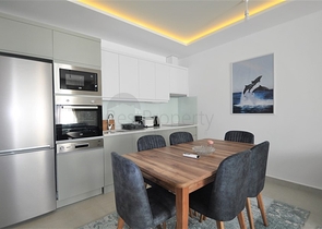 Меблированная квартира 1+1 на первой линии в Кестеле