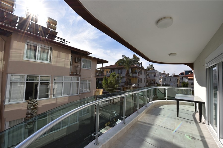 Трехкомнатная квартира в районе пляжа Клеопатры 