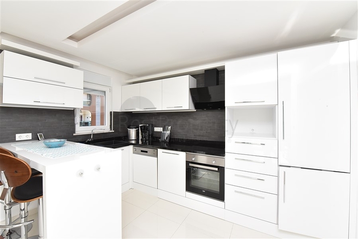 Трехкомнатная квартира в районе пляжа Клеопатры 