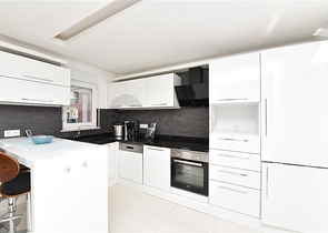 Трехкомнатная квартира в районе пляжа Клеопатры 