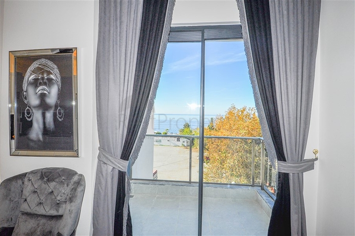 Двухкомнатная квартира с видом на море