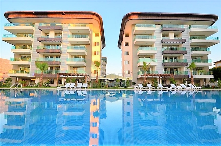 Четырехкомнатный пентхаус с панорамным видом на море 