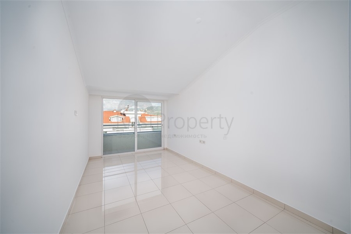 Четырехкомнатный пентхаус с панорамным видом на море 