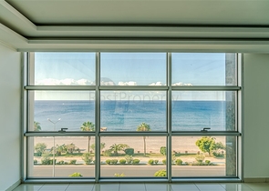 Четырехкомнатный пентхаус с панорамным видом на море 