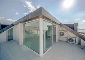 Четырехкомнатный пентхаус с панорамным видом на море 