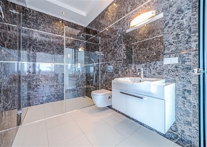 Четырехкомнатный пентхаус с панорамным видом на море 