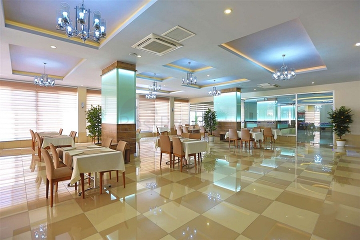 Пентхаус для большой семьи с шикарным видом на море и горы