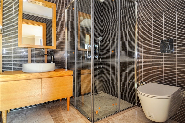 Пентхаус для большой семьи с шикарным видом на море и горы