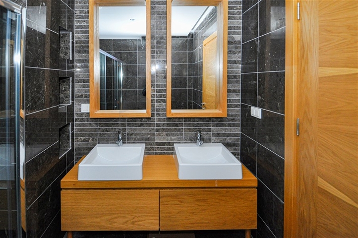 Пентхаус для большой семьи с шикарным видом на море и горы