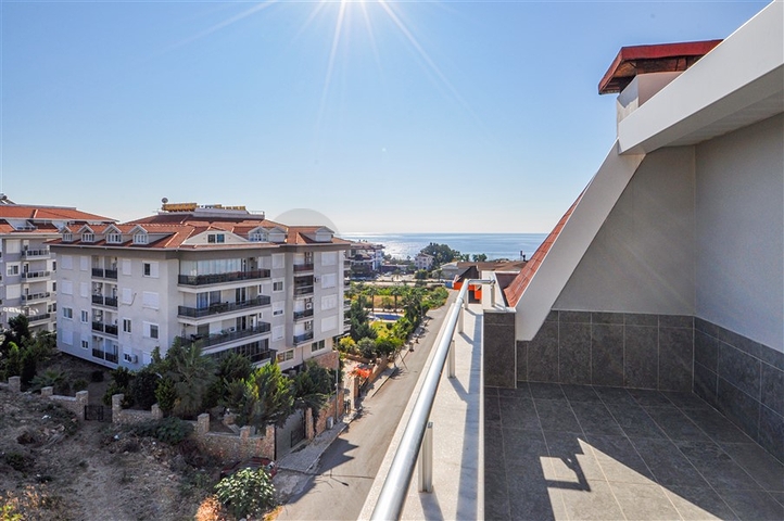 Пентхаус для большой семьи с шикарным видом на море и горы