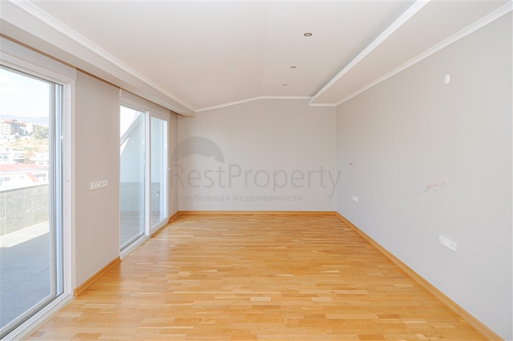 Пентхаус для большой семьи с шикарным видом на море и горы