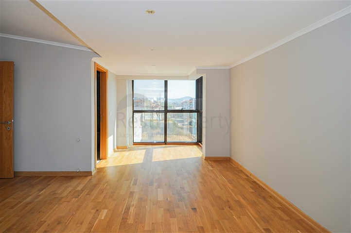 Пентхаус для большой семьи с шикарным видом на море и горы