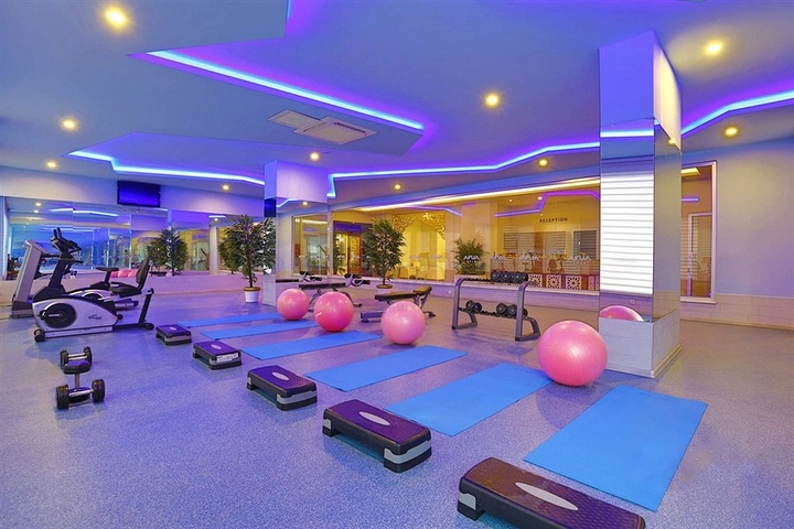 Пентхаус для большой семьи с шикарным видом на море и горы