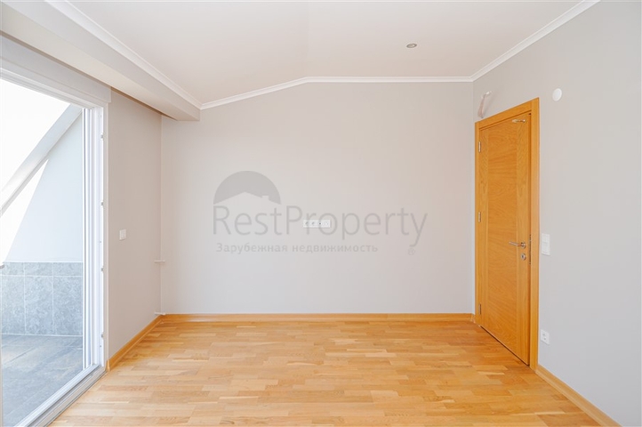 Пентхаус для большой семьи с шикарным видом на море и горы